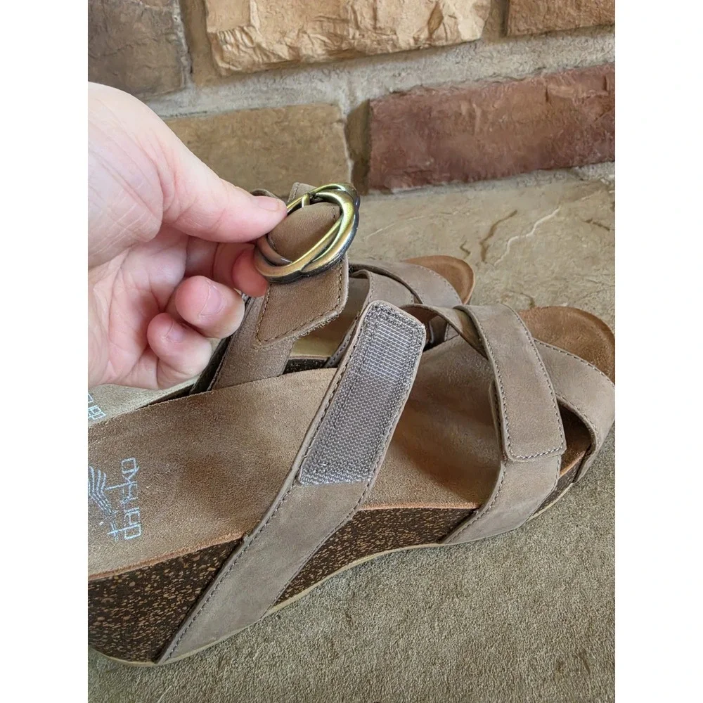Dansko Susie Sandals Taupe Milled Nubuck Leather Wedge Cork Sz 40/US‎ 9.5-10